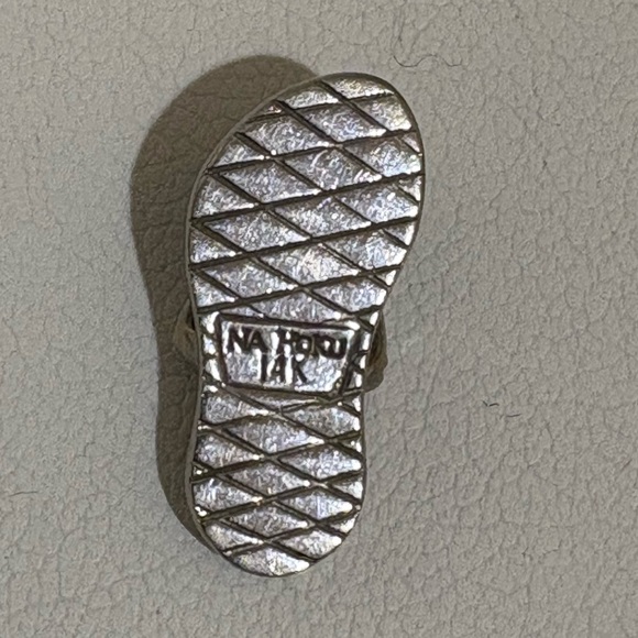 Na Hoku Hawaiian Slipper Pendant - Picture 5 of 6